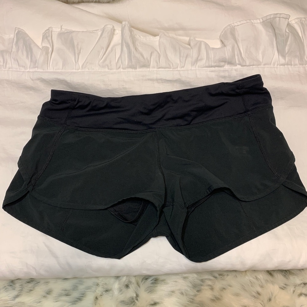 Lululemon speed shorts 2.5” size 6